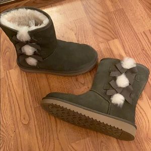 Size 6 Brand New WOT Koolaburra by UGG
